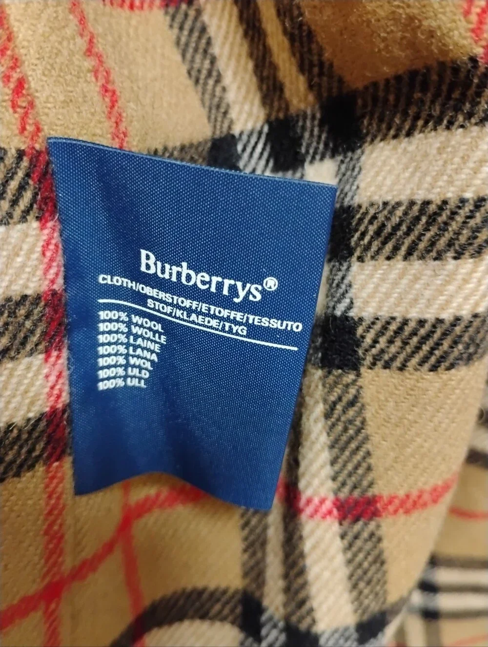 Vintage Burberry Beige Trench Coat with Removable Liner - Picture 13 of 16